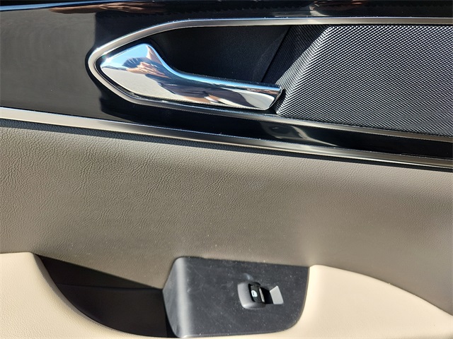 2022 Lincoln Nautilus Reserve Image 29 of 32