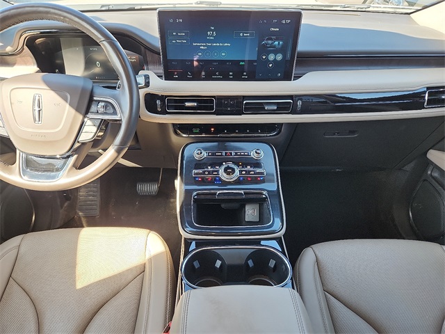 2022 Lincoln Nautilus Reserve Image 16 of 32