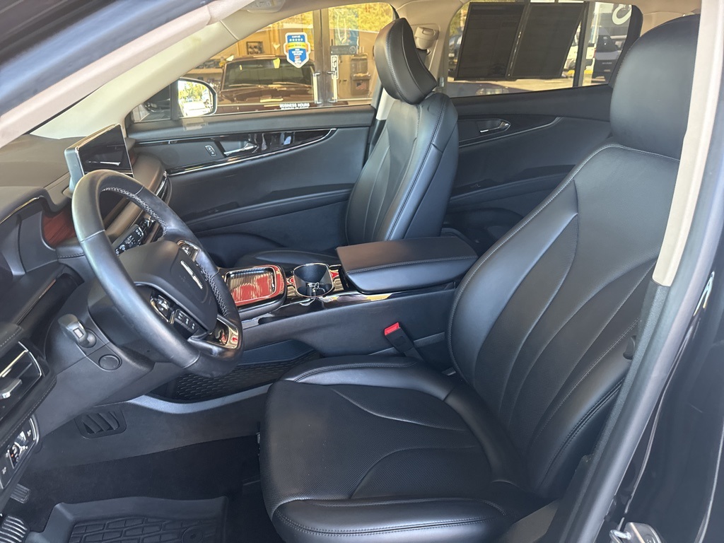 2022 Lincoln Nautilus Reserve Image 12 of 26