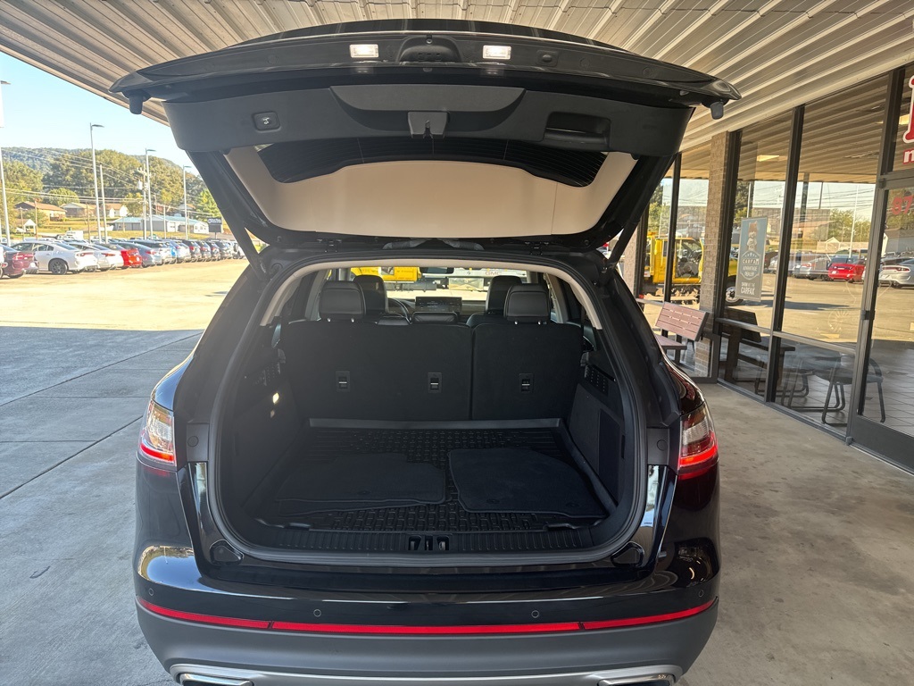 2022 Lincoln Nautilus Reserve Image 10 of 26