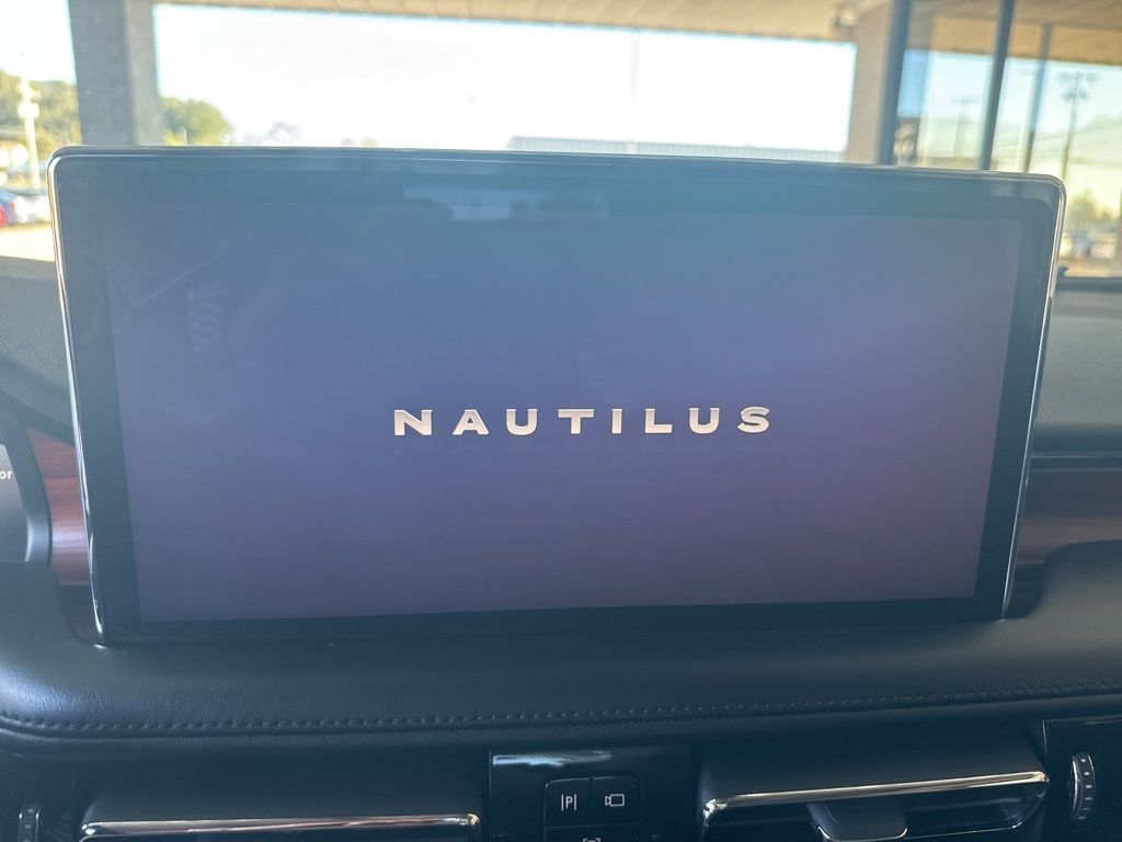 2022 Lincoln Nautilus Reserve Image 19 of 26