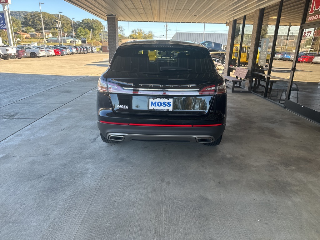 2022 Lincoln Nautilus Reserve Image 5 of 26