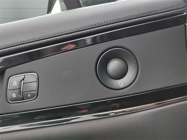 2022 Lincoln Nautilus Reserve Image 33 of 35