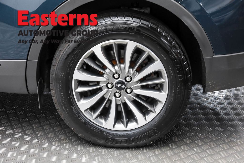 2022 Lincoln Nautilus Standard Image 38 of 65