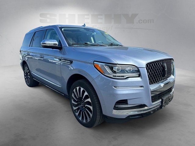 2022 Lincoln Navigator Black Label Image 3 of 28