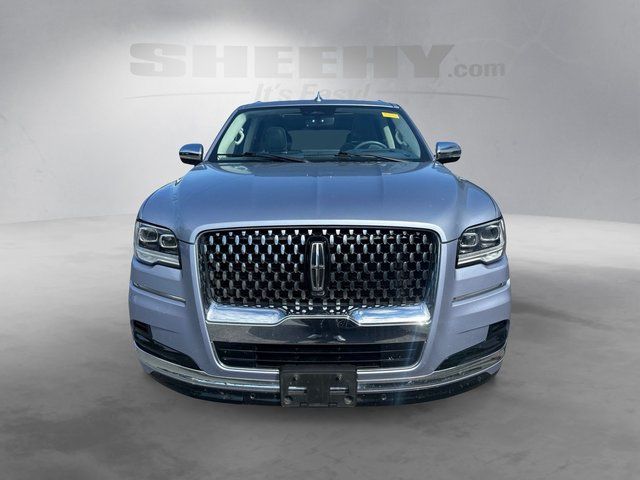 2022 Lincoln Navigator Black Label Image 2 of 28
