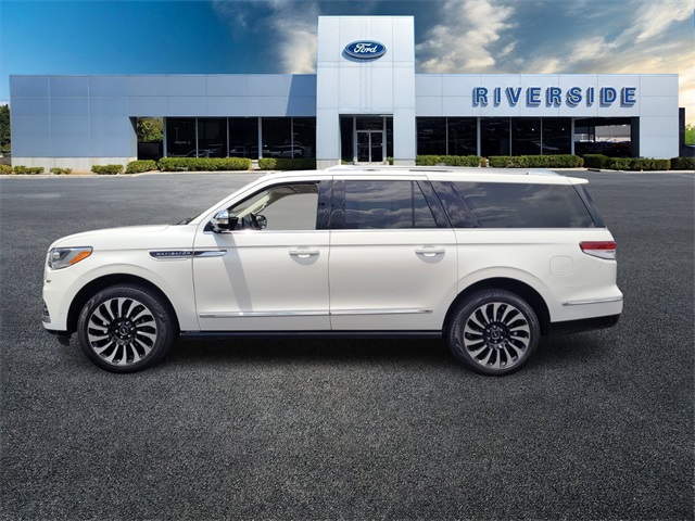 2022 Lincoln Navigator L Black Label Image 7 of 32