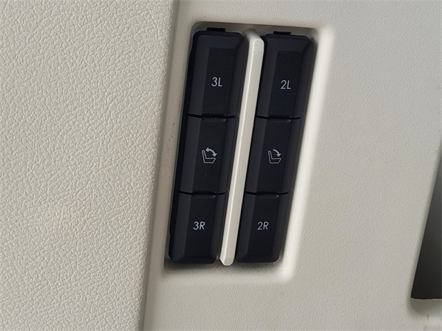 2022 Lincoln Navigator L Black Label Image 24 of 32