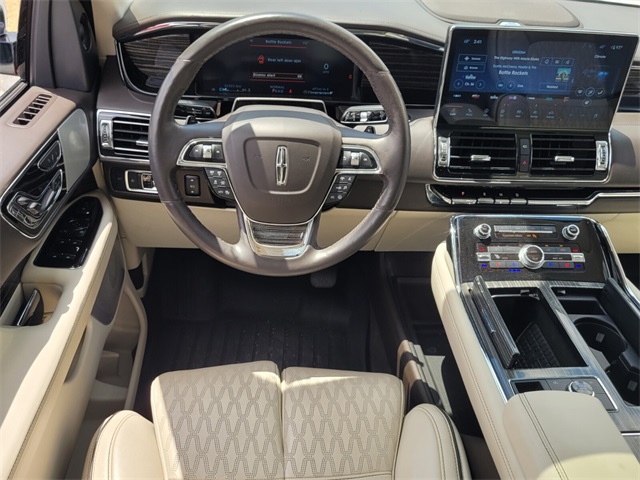 2022 Lincoln Navigator L Black Label Image 15 of 32