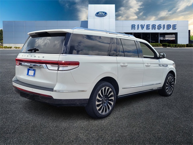 2022 Lincoln Navigator L Black Label Image 4 of 32