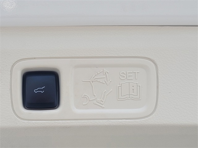 2022 Lincoln Navigator L Black Label Image 25 of 32