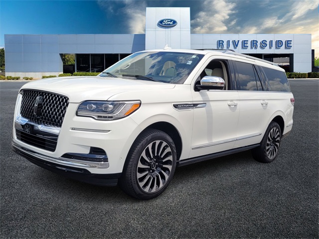2022 Lincoln Navigator L Black Label Image 1 of 32