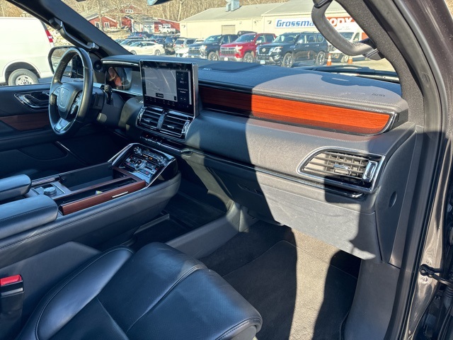 Vehicle image 18 of 36