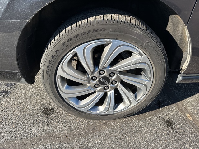 Vehicle image 7 of 36