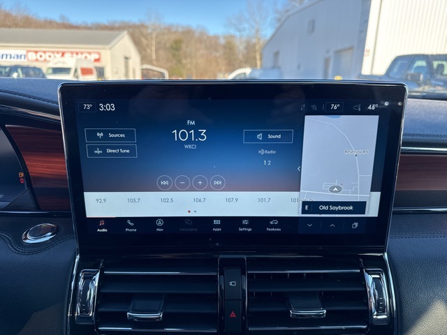 Vehicle image 22 of 36