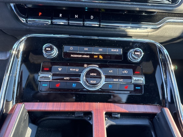 Vehicle image 35 of 36