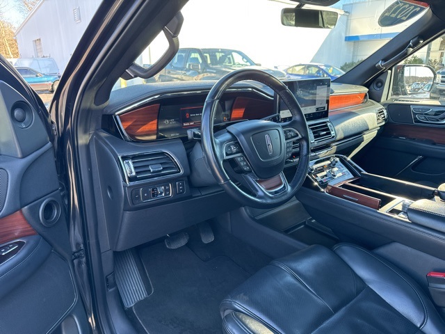 Vehicle image 17 of 36