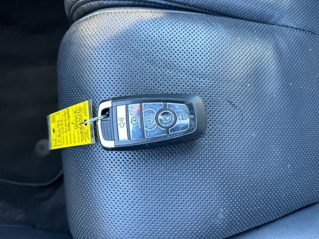 Vehicle image 26 of 36