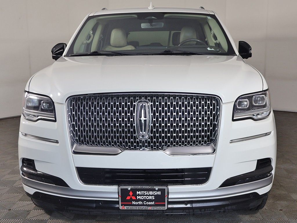 2022 Lincoln Navigator Reserve Image 3 of 64