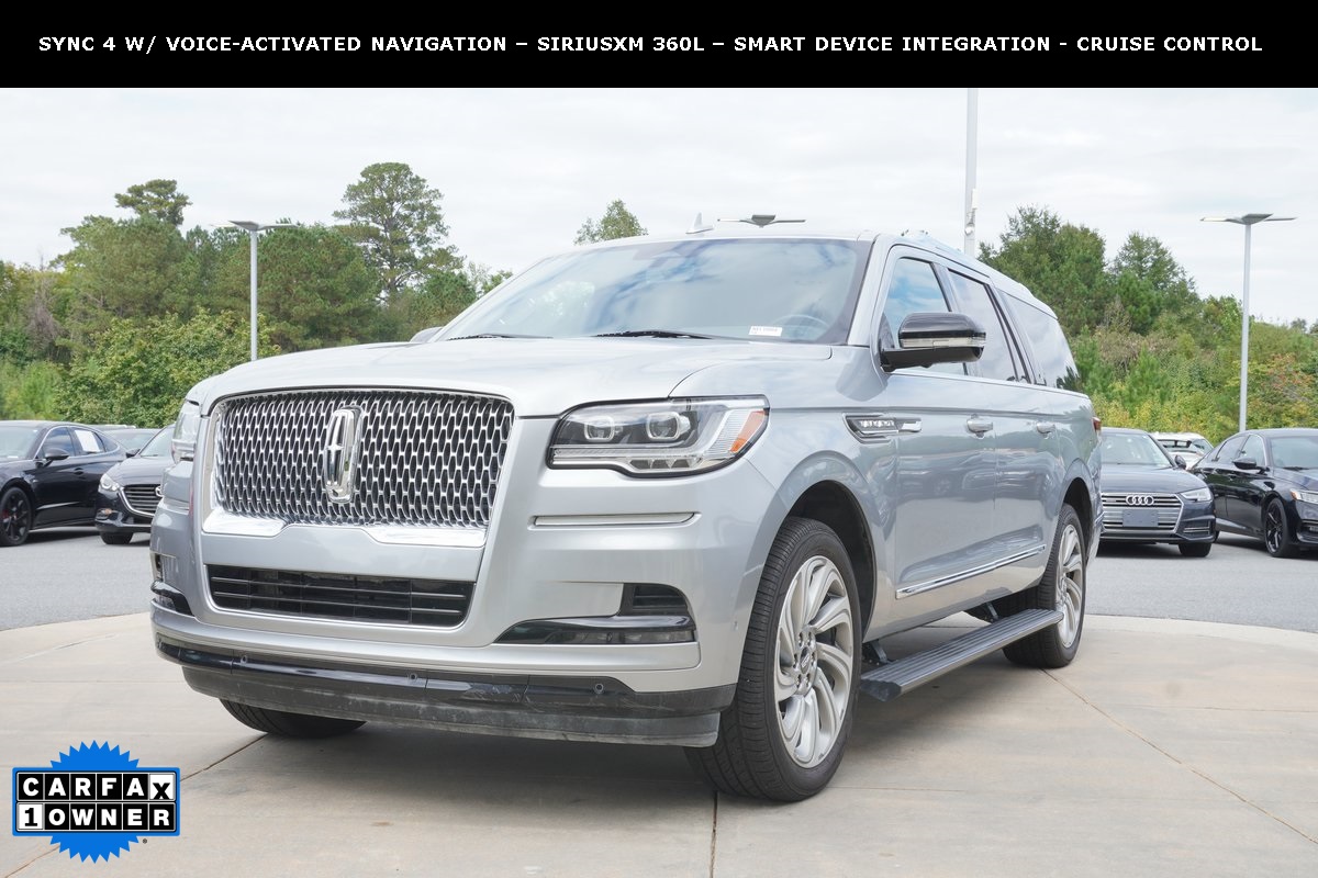 2022 Lincoln Navigator L Reserve Image 3 of 35