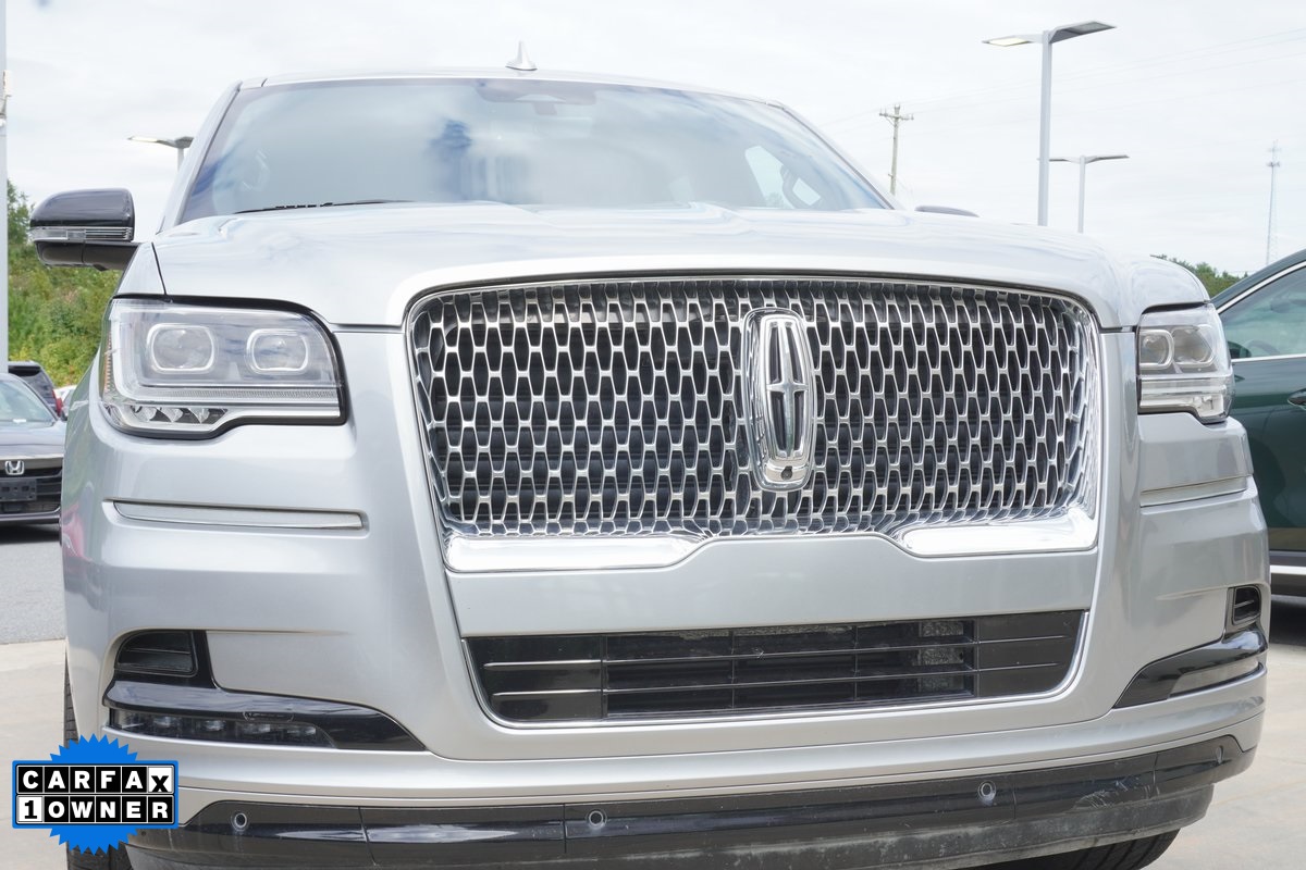 2022 Lincoln Navigator L Reserve Image 4 of 35