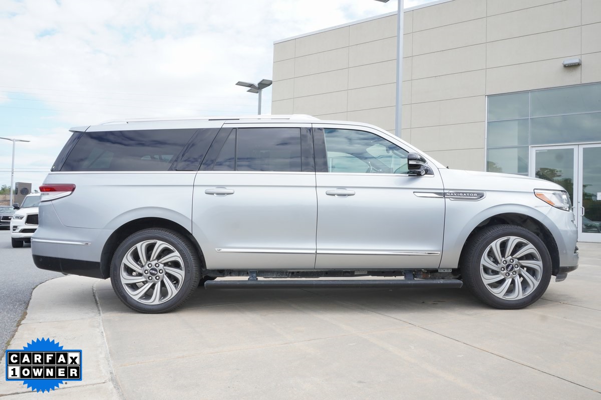 2022 Lincoln Navigator L Reserve Image 5 of 35