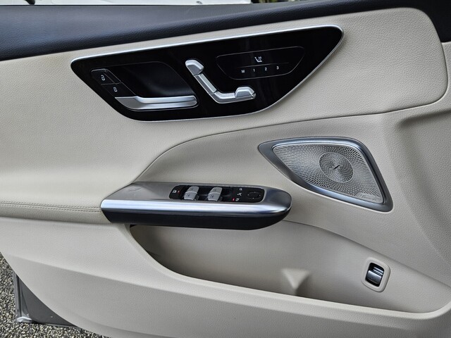 Vehicle image 40 of 41