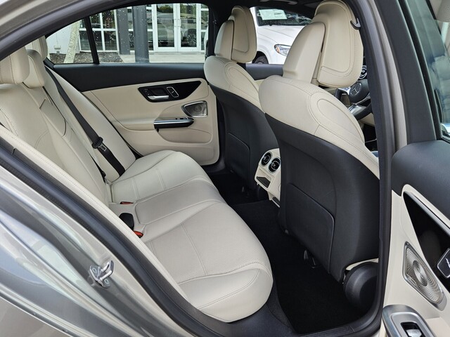 Vehicle image 21 of 41