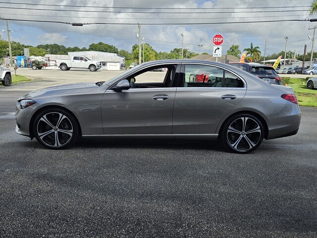 Vehicle image 10 of 41
