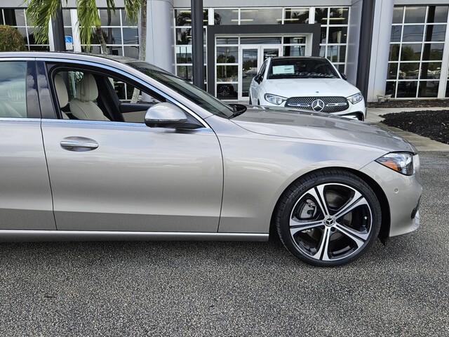 Vehicle image 4 of 41