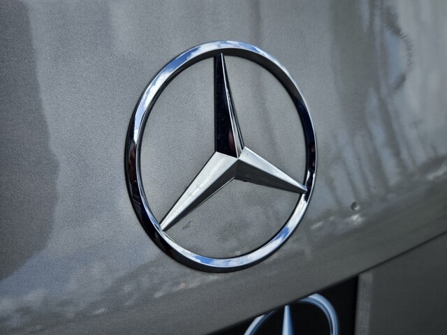 Vehicle image 19 of 41