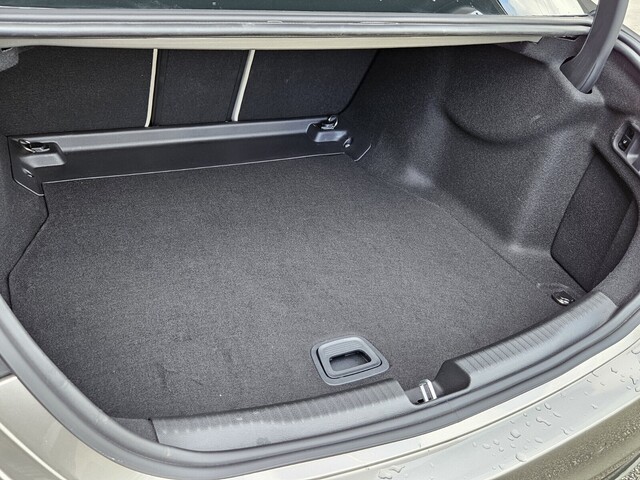 Vehicle image 18 of 41