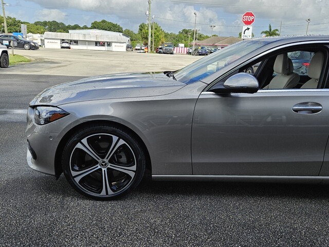 Vehicle image 11 of 41