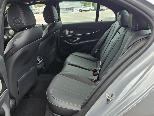 Vehicle image 12 of 40