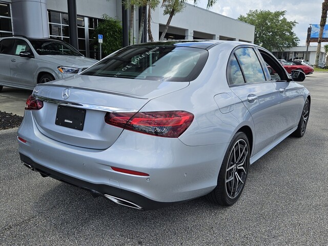 Vehicle image 4 of 40