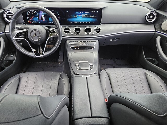 Vehicle image 14 of 40
