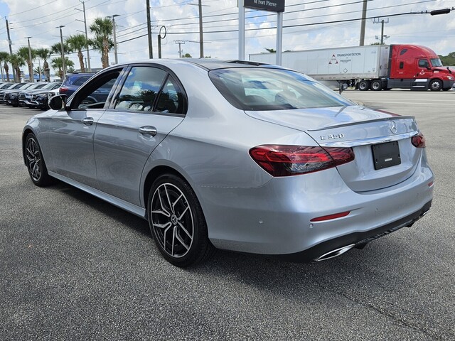 Vehicle image 6 of 40