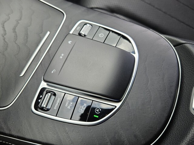 Vehicle image 35 of 40
