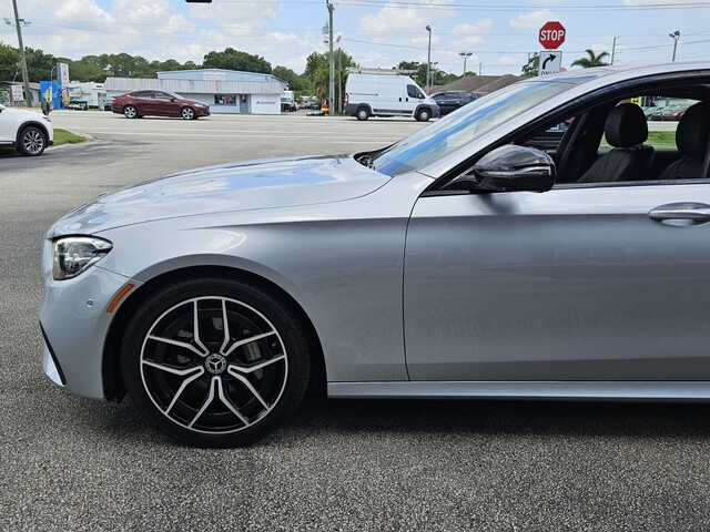 Vehicle image 9 of 40