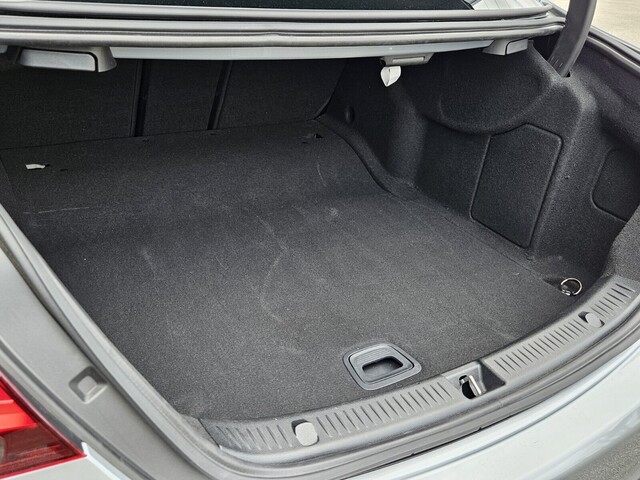 Vehicle image 16 of 40