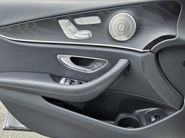 Vehicle image 39 of 40