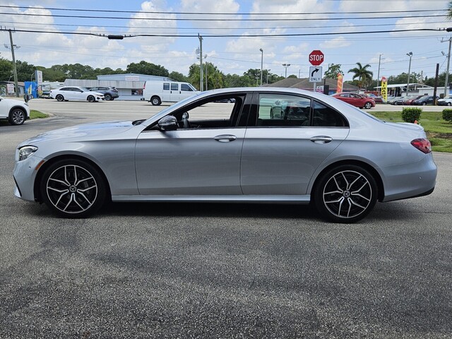 Vehicle image 8 of 40