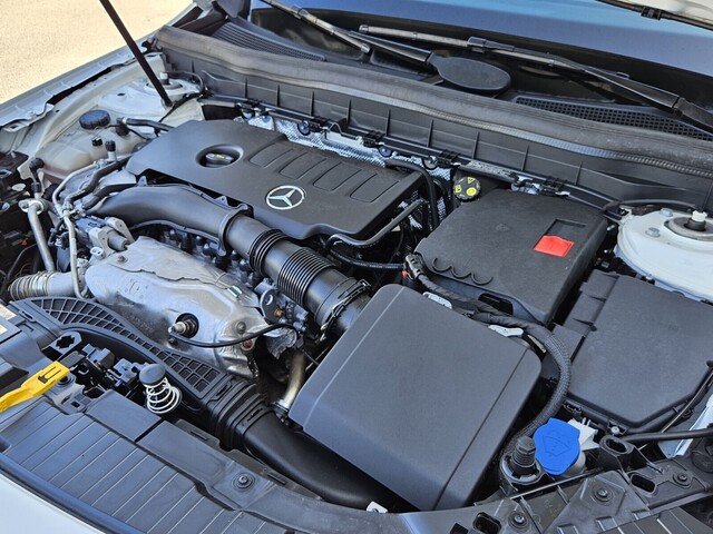 Vehicle image 14 of 40
