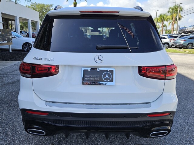 Vehicle image 8 of 40