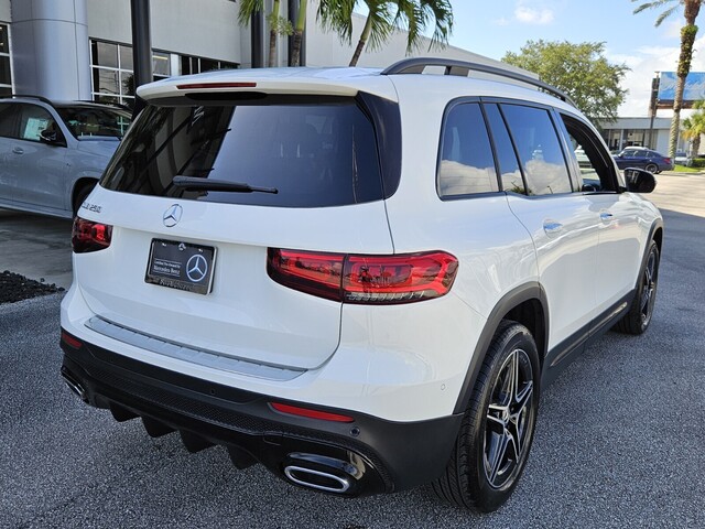 Vehicle image 7 of 40
