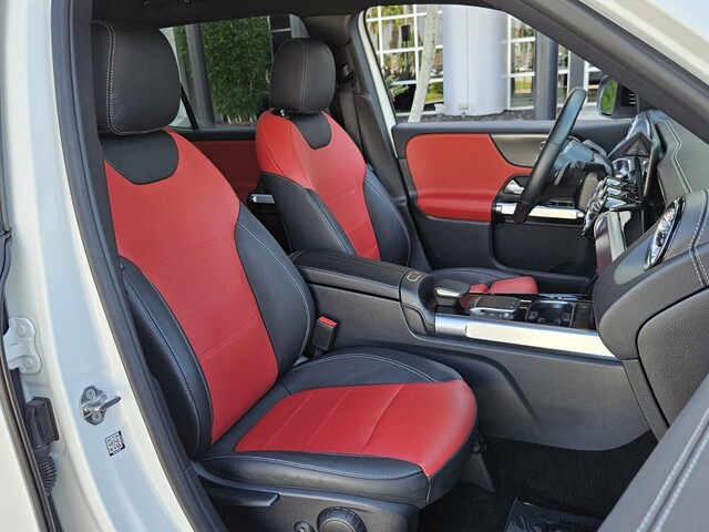 Vehicle image 18 of 40