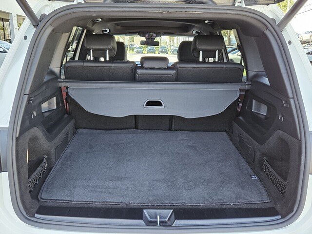 Vehicle image 16 of 40