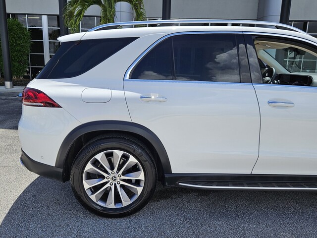 Vehicle image 9 of 43