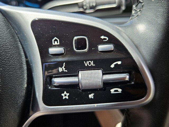 Vehicle image 34 of 43