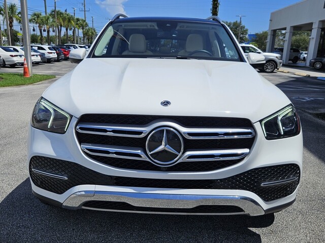 Vehicle image 2 of 43